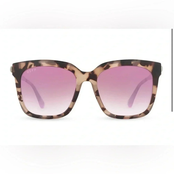 Diff Eyewear | Hailey Sunglasses  Tortoise Rose Gradient - Picture 1 of 11